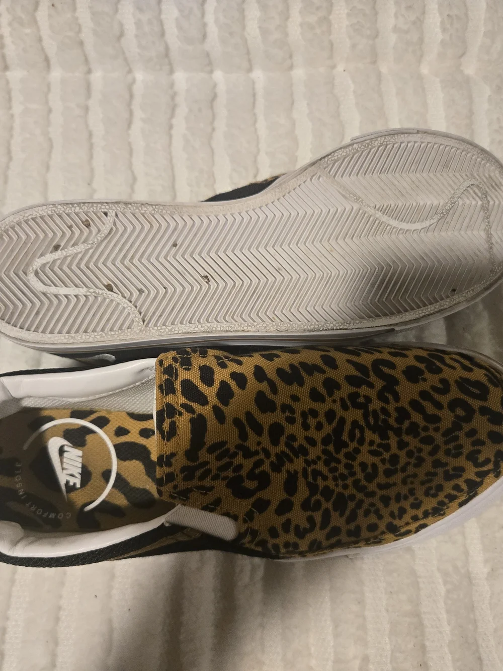 Nike kids slip
